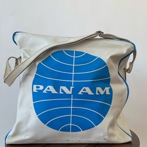 Vintage PanAm Travel Bag Shoulder Strap Blue logo